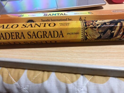 ハピネスダイアリー | お香を焚いて疲れた身体をリフレッシュ