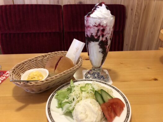 ハピネスダイアリー | 朝の束の間のひととき くつろいで疲れを癒す コメダ珈琲酒田