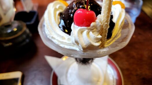 ハピネスダイアリー | パフェの甘さに癒され 疲れた体を満たす至福のひととき