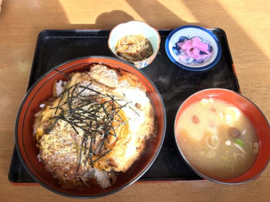 ひまわりダイアリー | 懐かしの味 カツ丼 萩の屋 湯沢市 ひまわりダイアリー | 懐かしの味 カツ丼 萩の屋 湯沢市