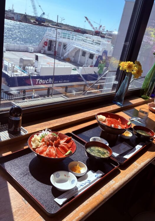 アイリス ダイアリー | 初夏の海を眺めながら 「さかた海鮮市場」山形県酒田市