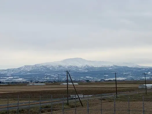 いー秋田ドットコム | こころいやされるすがすがしい山々 鶴岡市