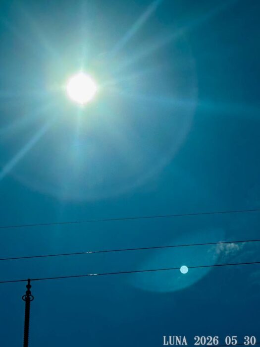 ルナ ダイアリー | 心に鮮やかを　澄み切った青空